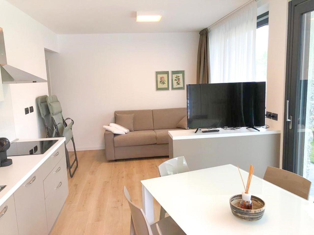Dascio Emotion Ferienwohnung Mit Terrasse Am See 1