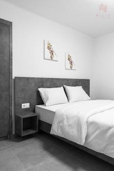 Consul Apartment Nilie Hospitality Mgmt 2