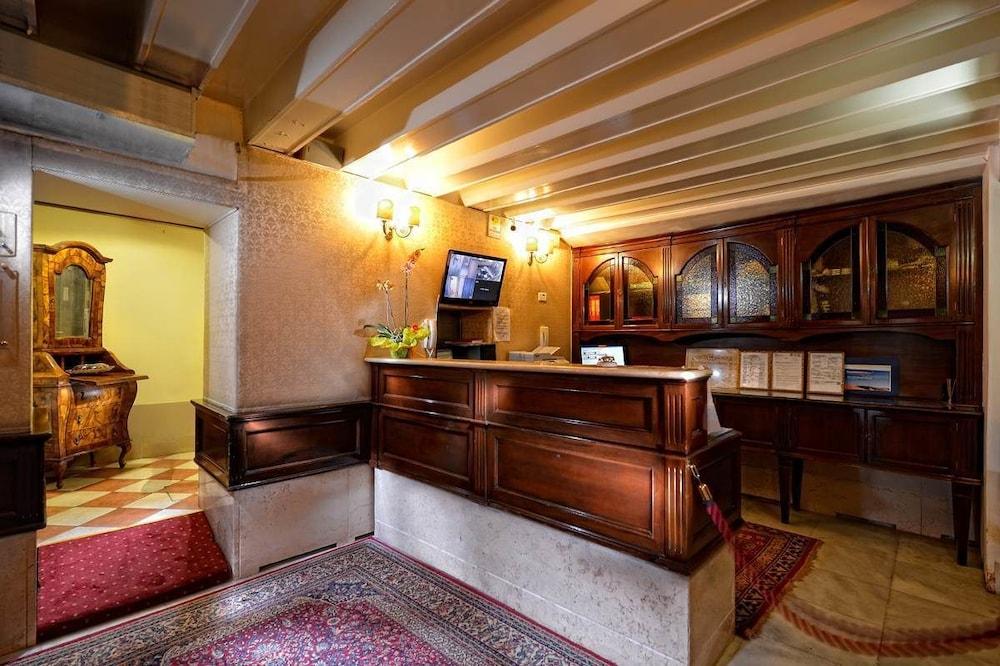 Hotel E Residenza San Maurizio 1