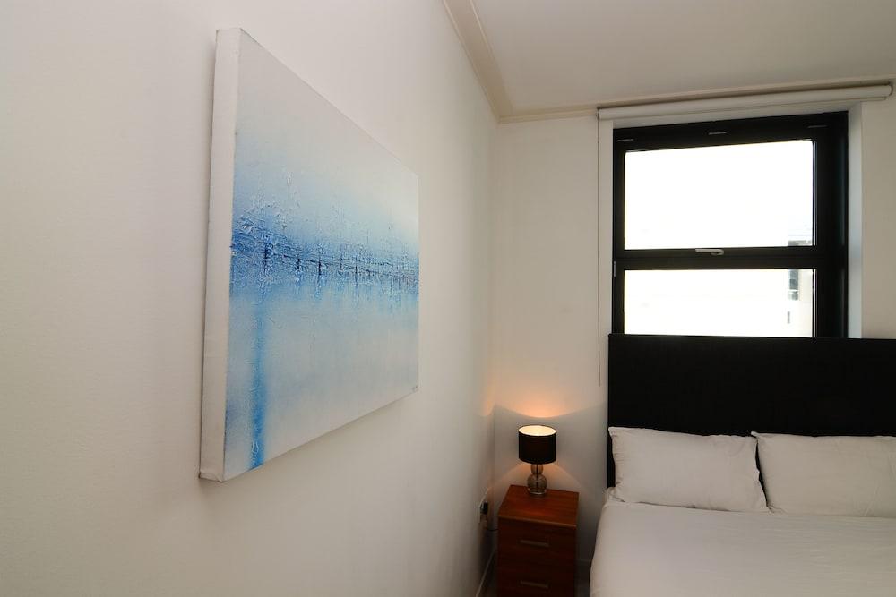 Canary Wharf - Corporate River View Apartments 1