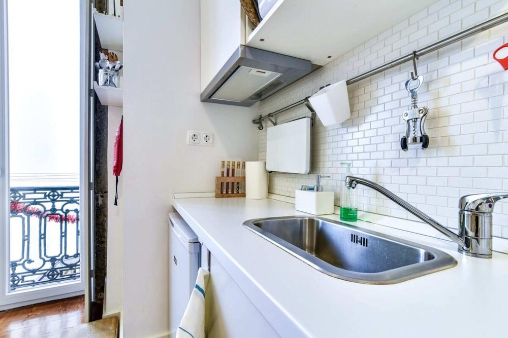 Comfortable Studio in Trendy Bica Neighbourhood 2