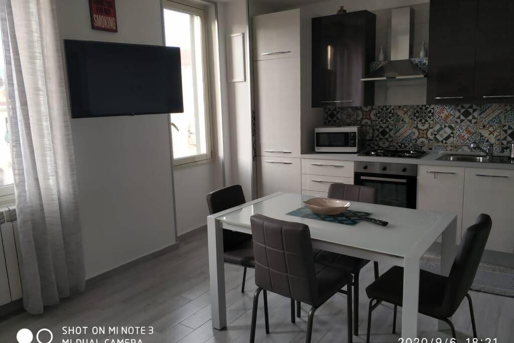 Home Sweet Home Appartamento Ricco di Comfort 2