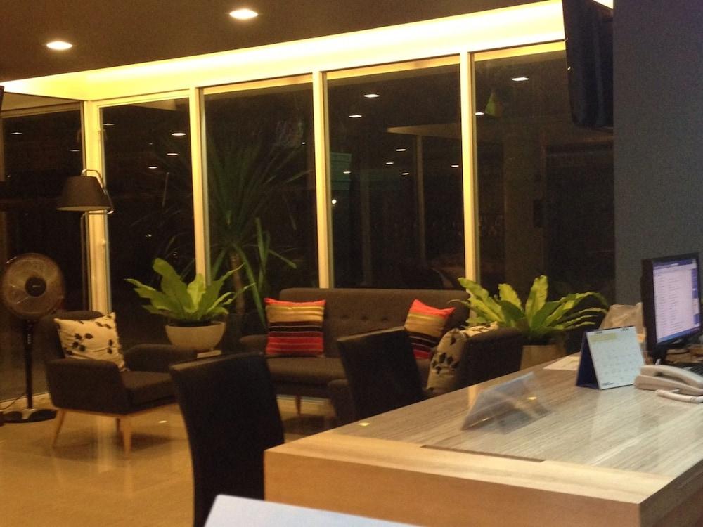 The Aim Sathorn Hotel 2