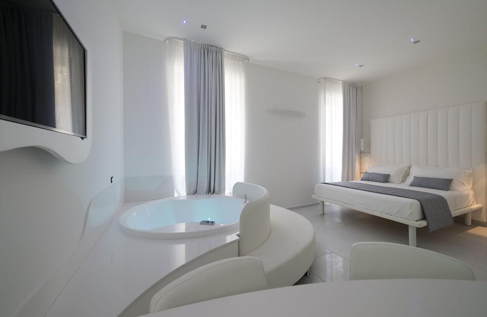 Mia Aparthotel