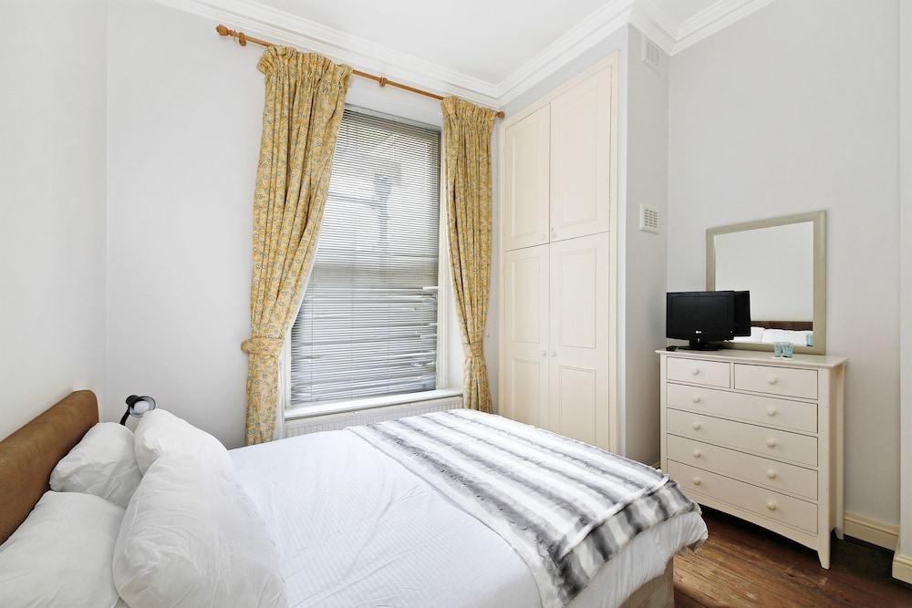 Cosy Hideaway in Gloucester Road 1