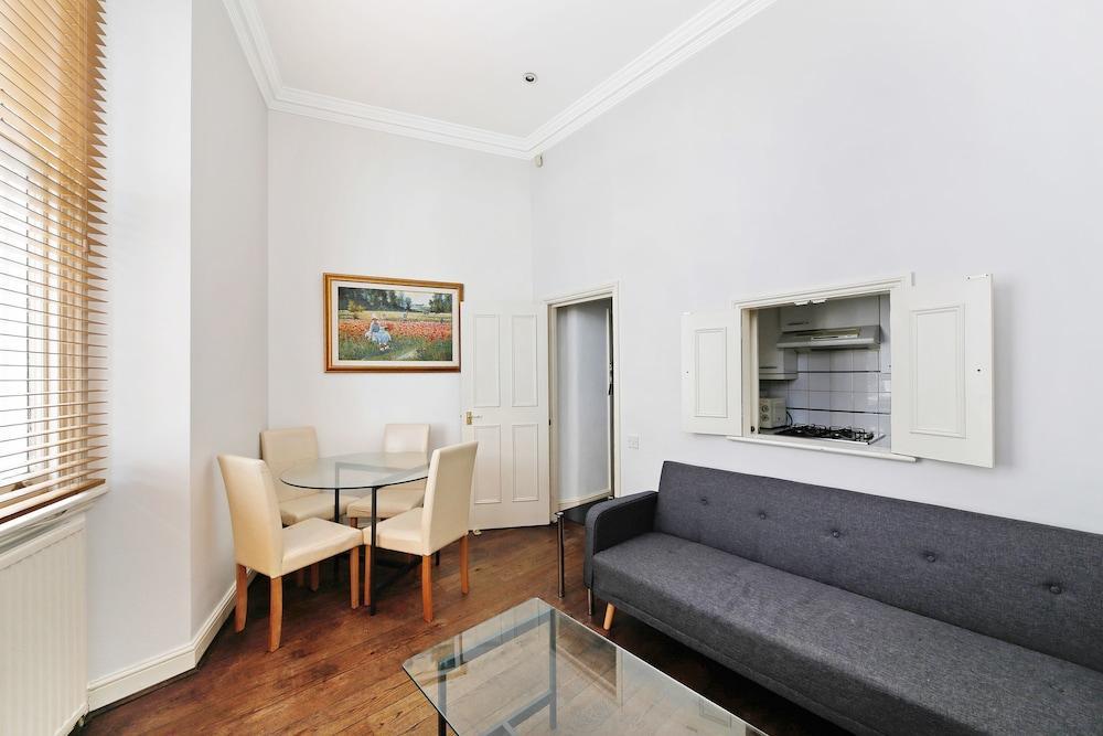 Cosy Hideaway in Gloucester Road