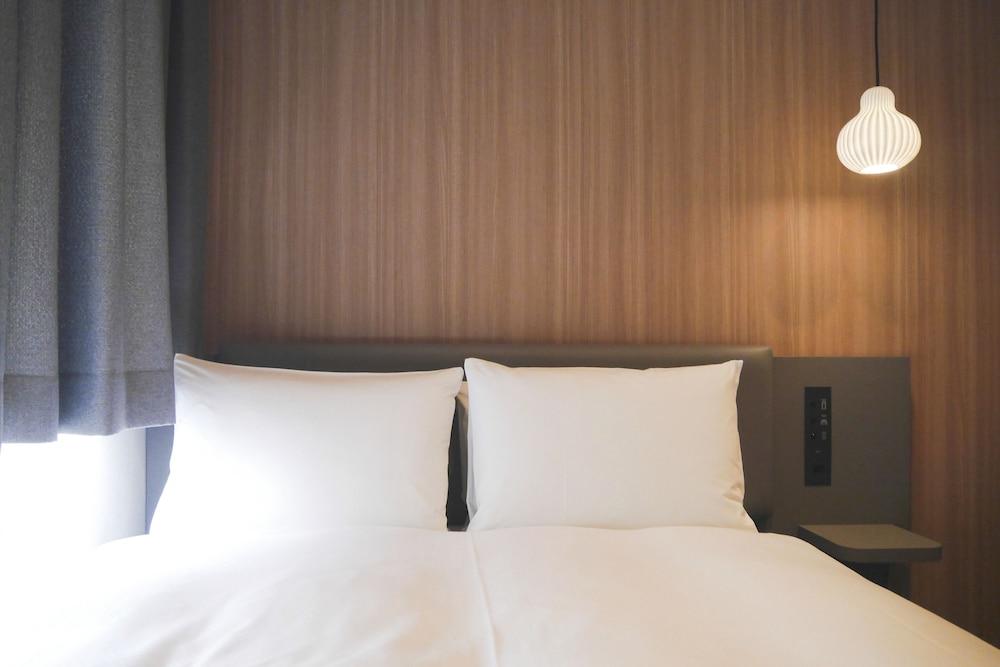 Hotel Pagong with M's