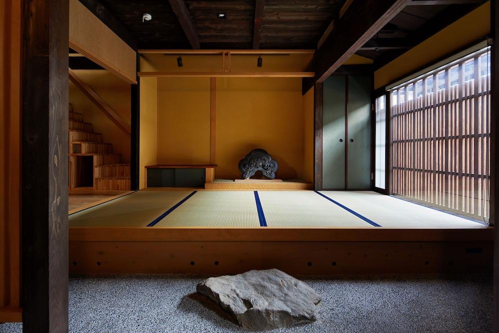 Marukyo Gakurinan