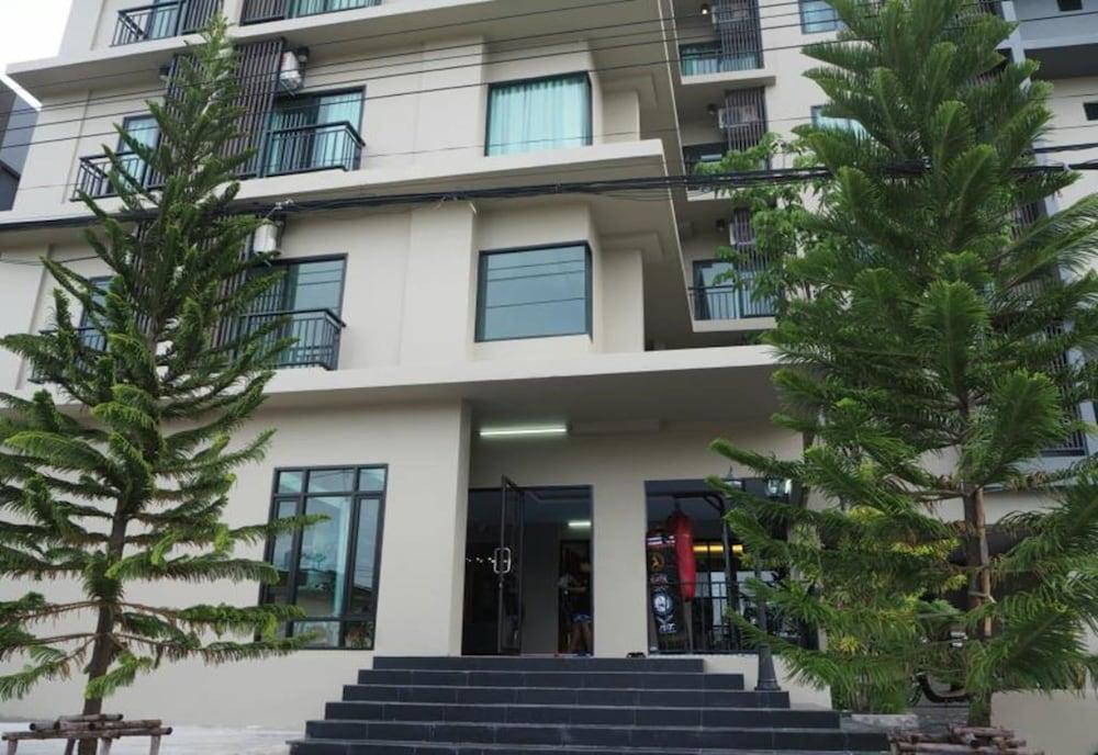 Marisa Residence