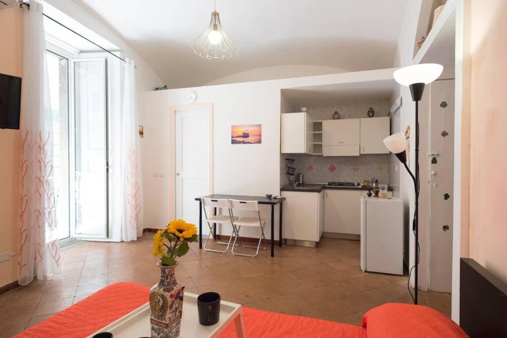 Bobbo House Iii, a Balcony in the Heart of Naples 1