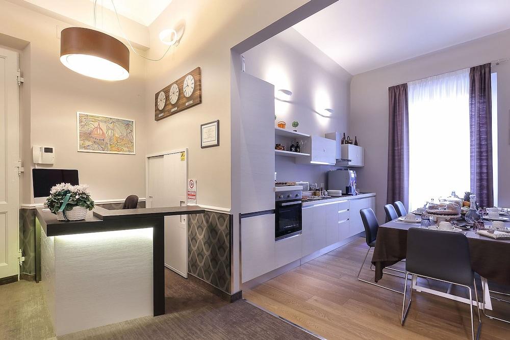 Antico Centro Suites 1