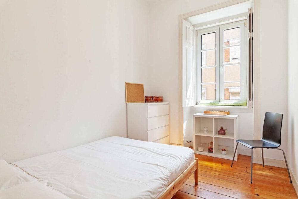 Quiet 3 Bedroom Apartment in Lisbon