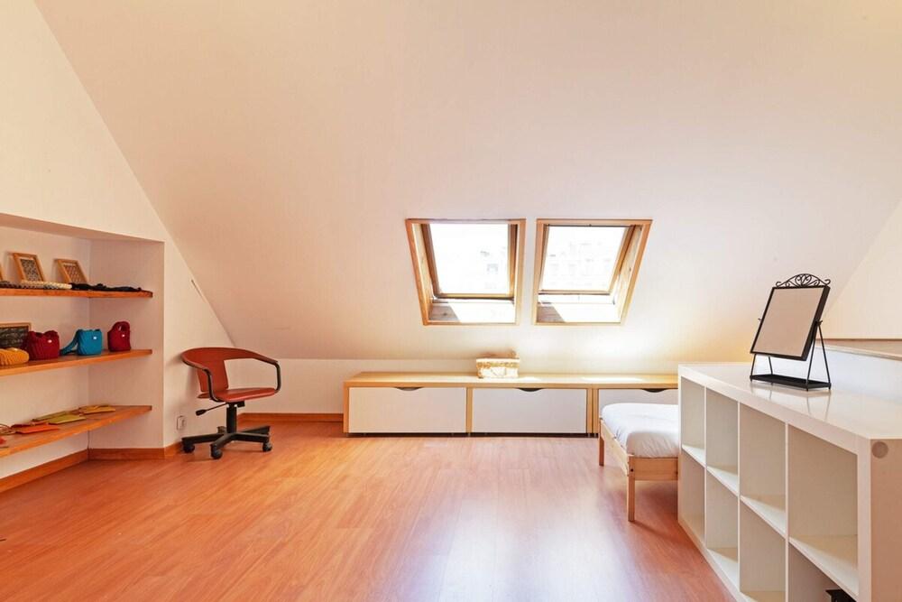 Quiet 3 Bedroom Apartment in Lisbon 2
