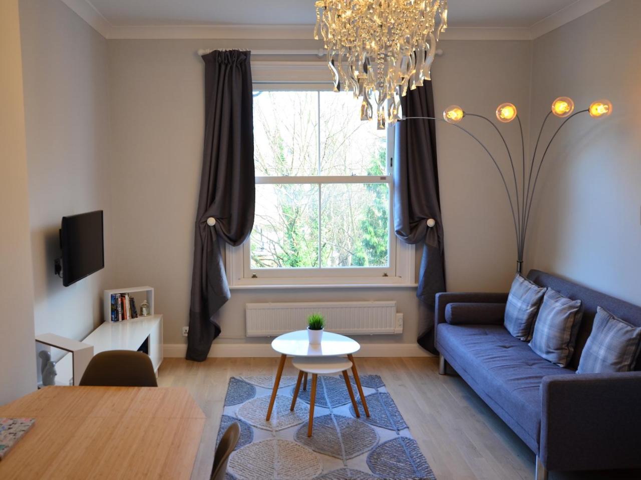 London, Kensington And Chelsea Flat 2