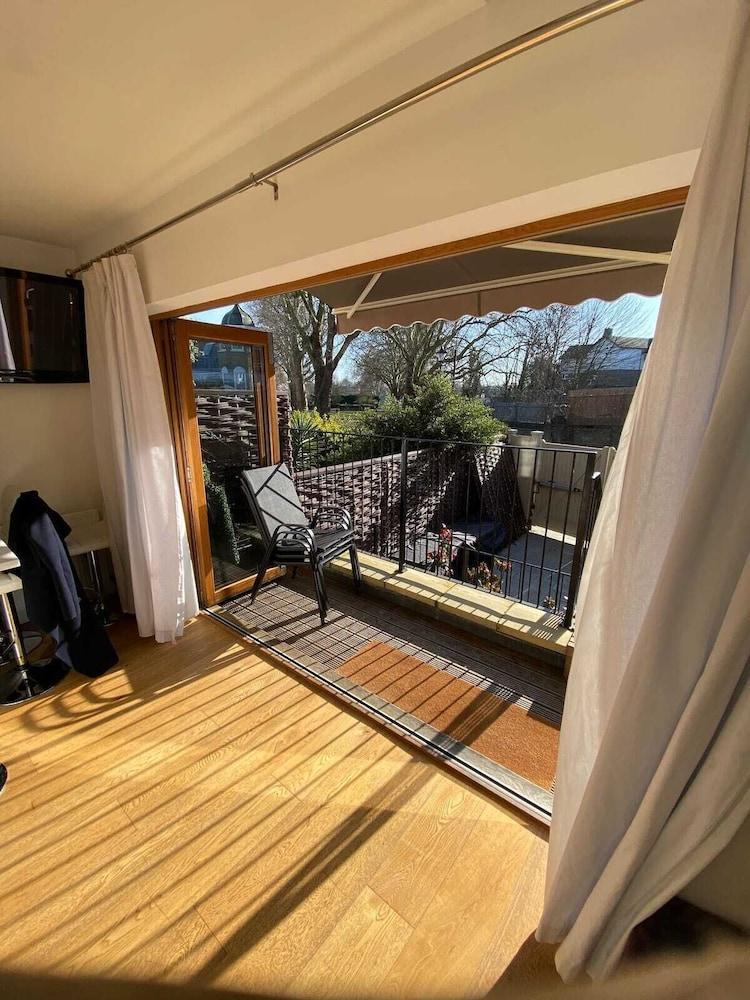 Luxury 2 Bed Apartment with Sw Facing Terrace