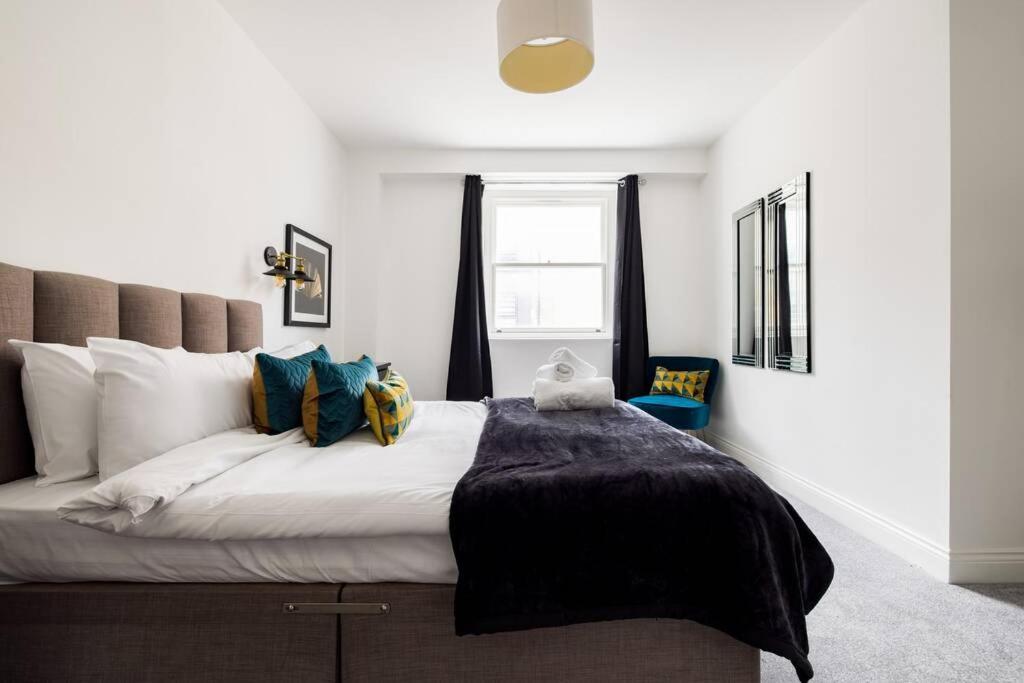 3 Bedroom Duplex Penthouse in Camden 2