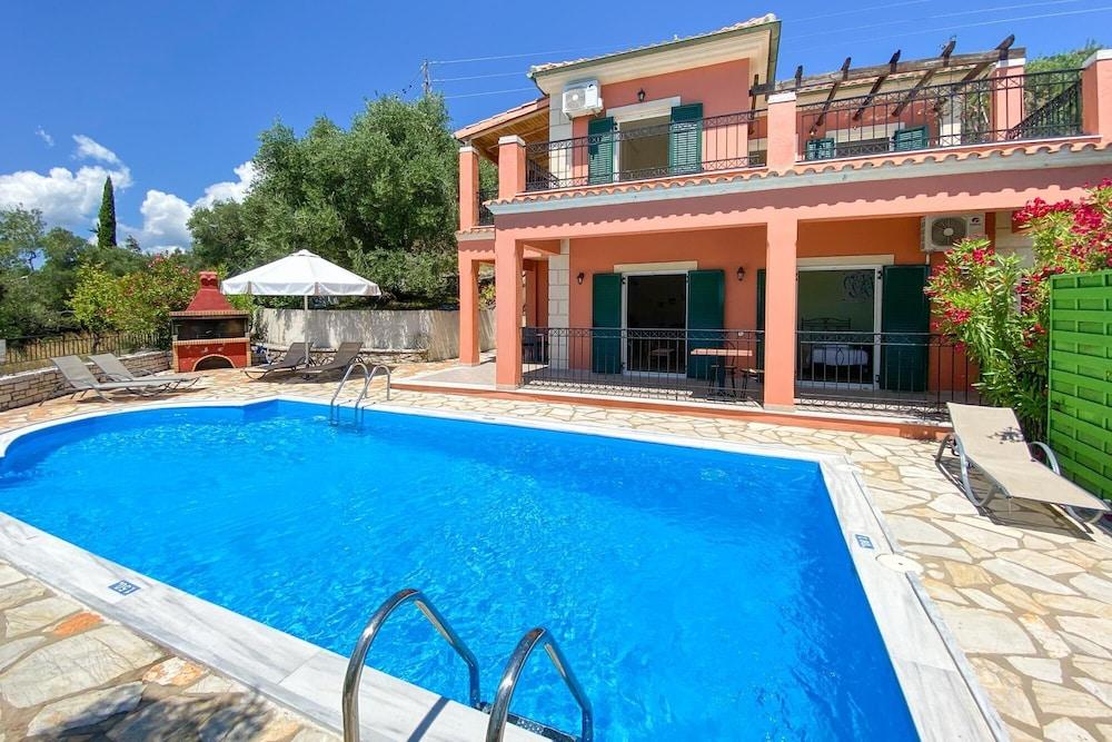 Villa Youla Large Private Pool Walk To Beach Sea Views a C Wifi Car Not Required - 1025