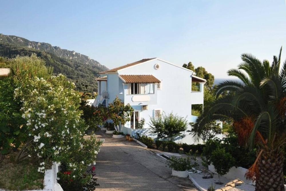 Cozy Apartment, Few Mins From Beach, Corfu