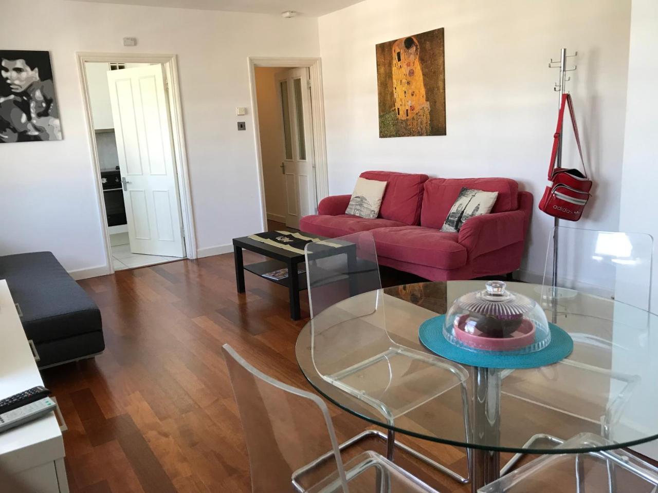 300m From High Street Kensington Tube 2