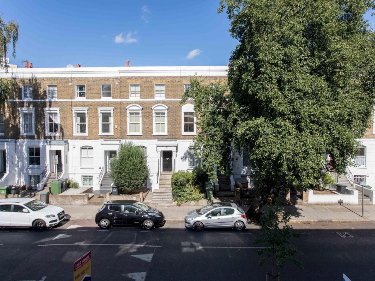 Spacious And Bright Maisonette in Central London