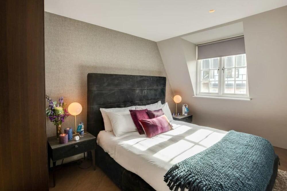 Amazing Roof Terrace Apartment 1-Bedroom in London 1