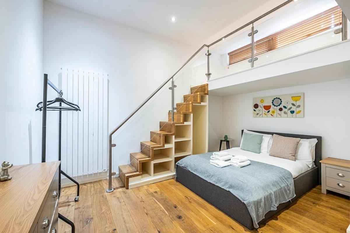 Apollo Apartments by Canning Town 2