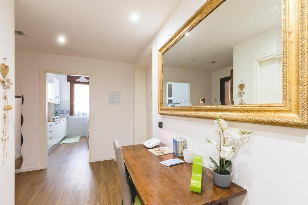 “Lulu’ in Venice'' a Warm Apartment in the Lagoon 2