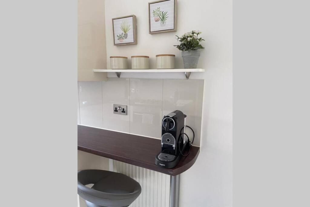 Beautiful Two Bedroom Flat in Central London! 2