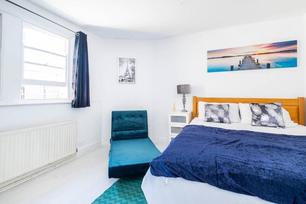 Charming Apartment in City Centre. Sleeps 6 2