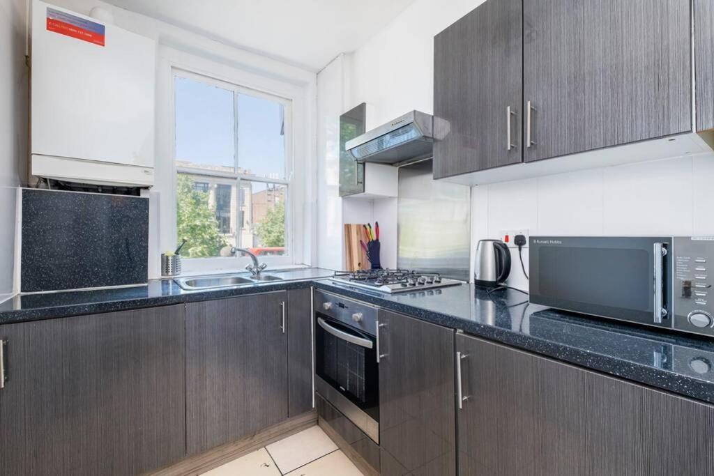 Charming Apartment in City Centre. Sleeps 6 1