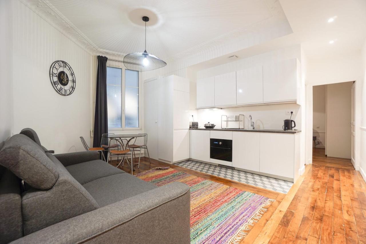 Large Flat at 2 Steps From the Eiffel Tower