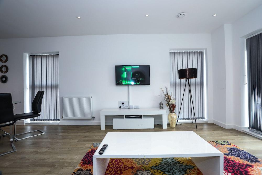 Exquisite One Bed Apartment