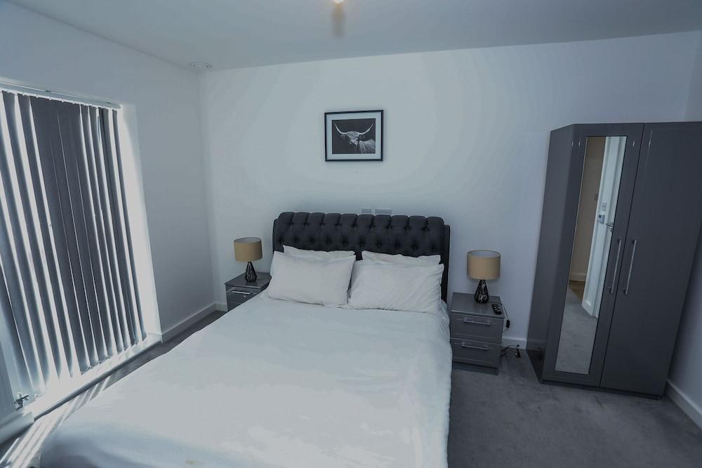 Exquisite One Bed Apartment 2