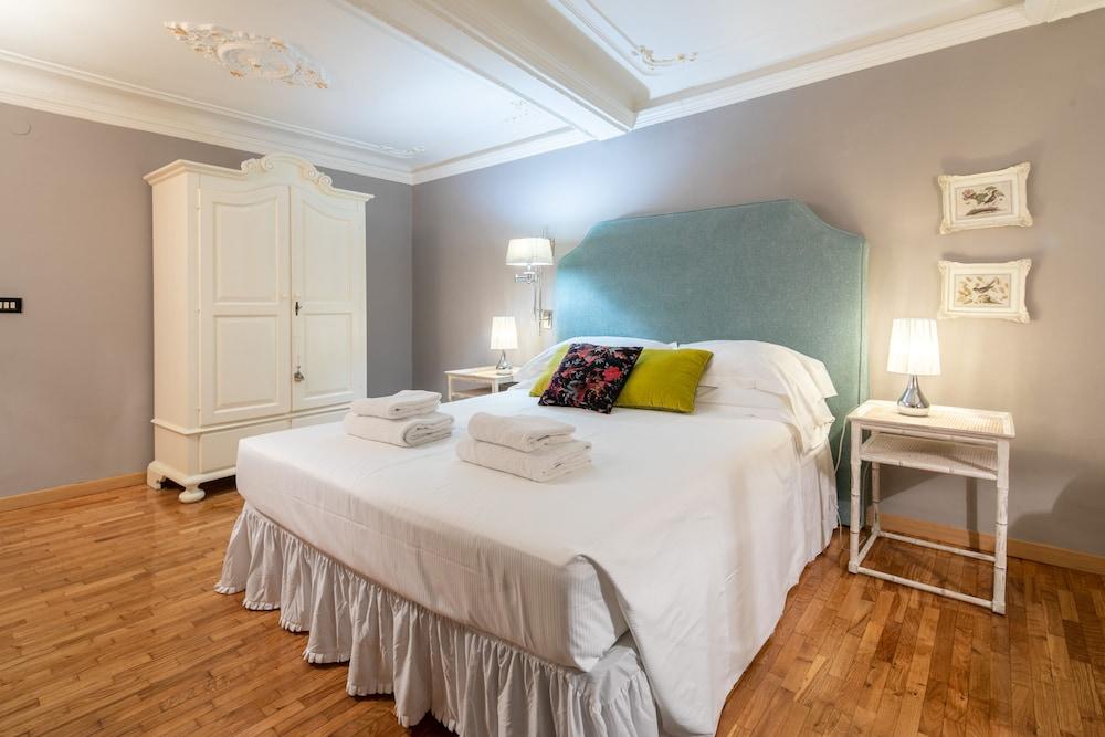 Uffizi Romantic Flat by Mmega 2