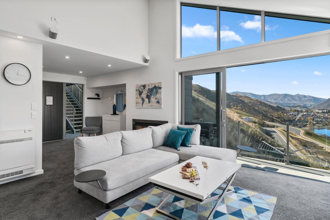 Modern Alpine Living with Spectacular View 2