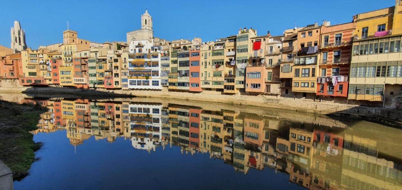 Onyar River Views Apartment in Girona