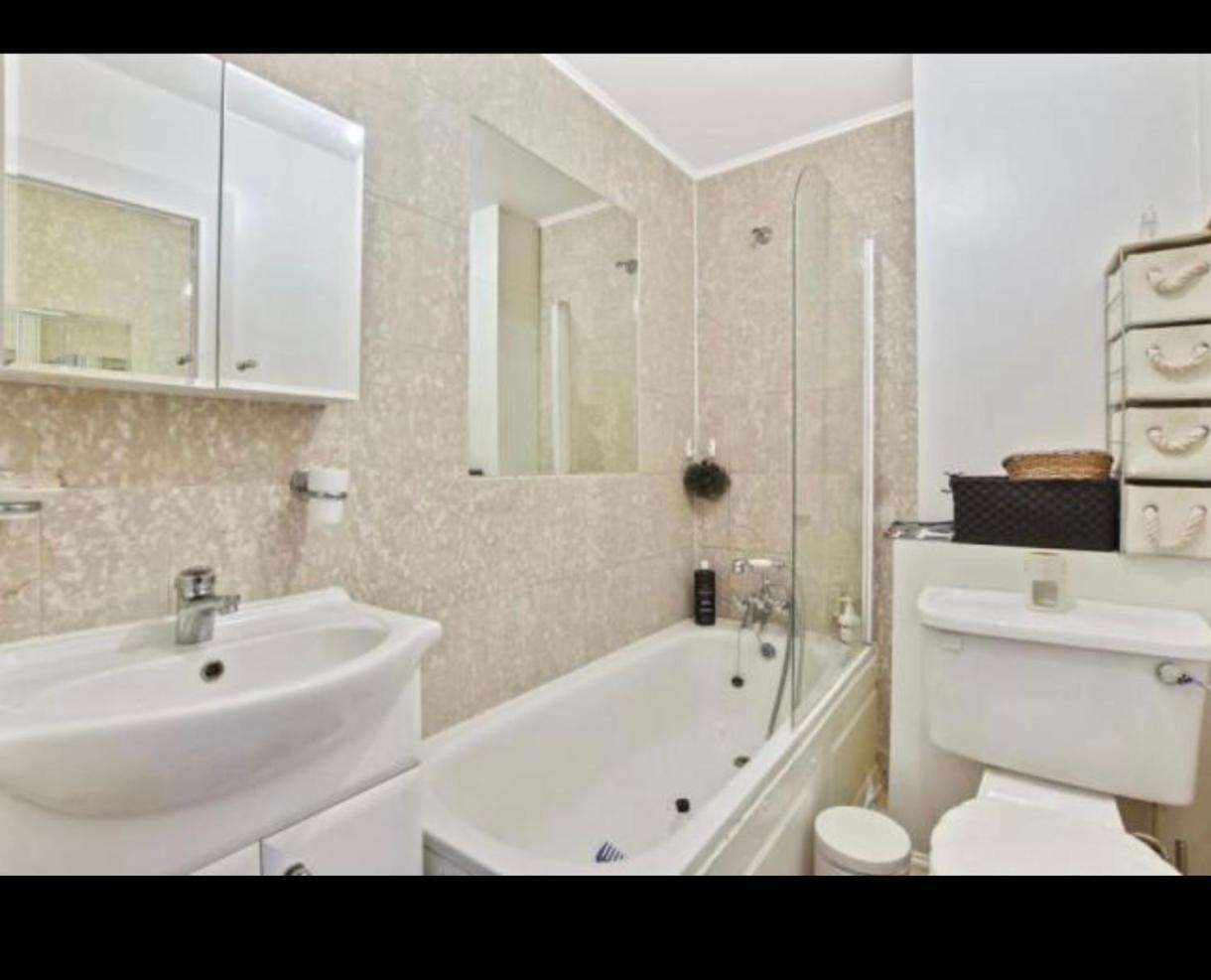 Charming Apartment in West Hampstead 1