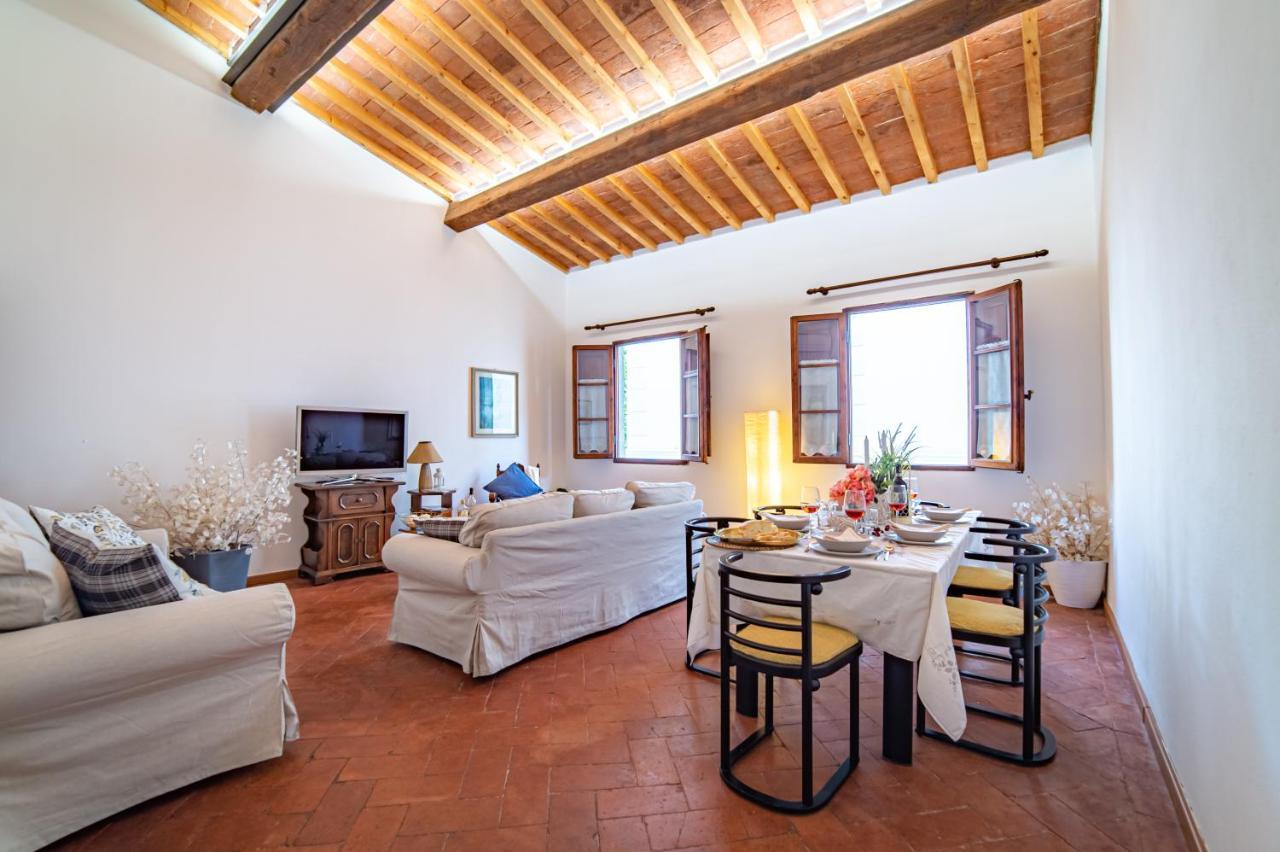 Oltrarno Apartment 2