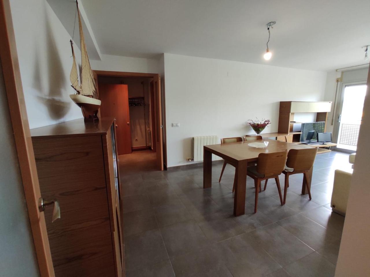 Impeccable 3-Bed Apartment for 6 People in Palamos