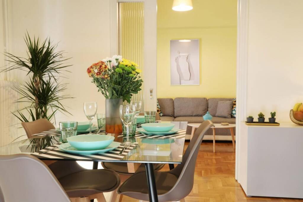 Spacious And Bright Athenian Apartment in Neos Kosmos