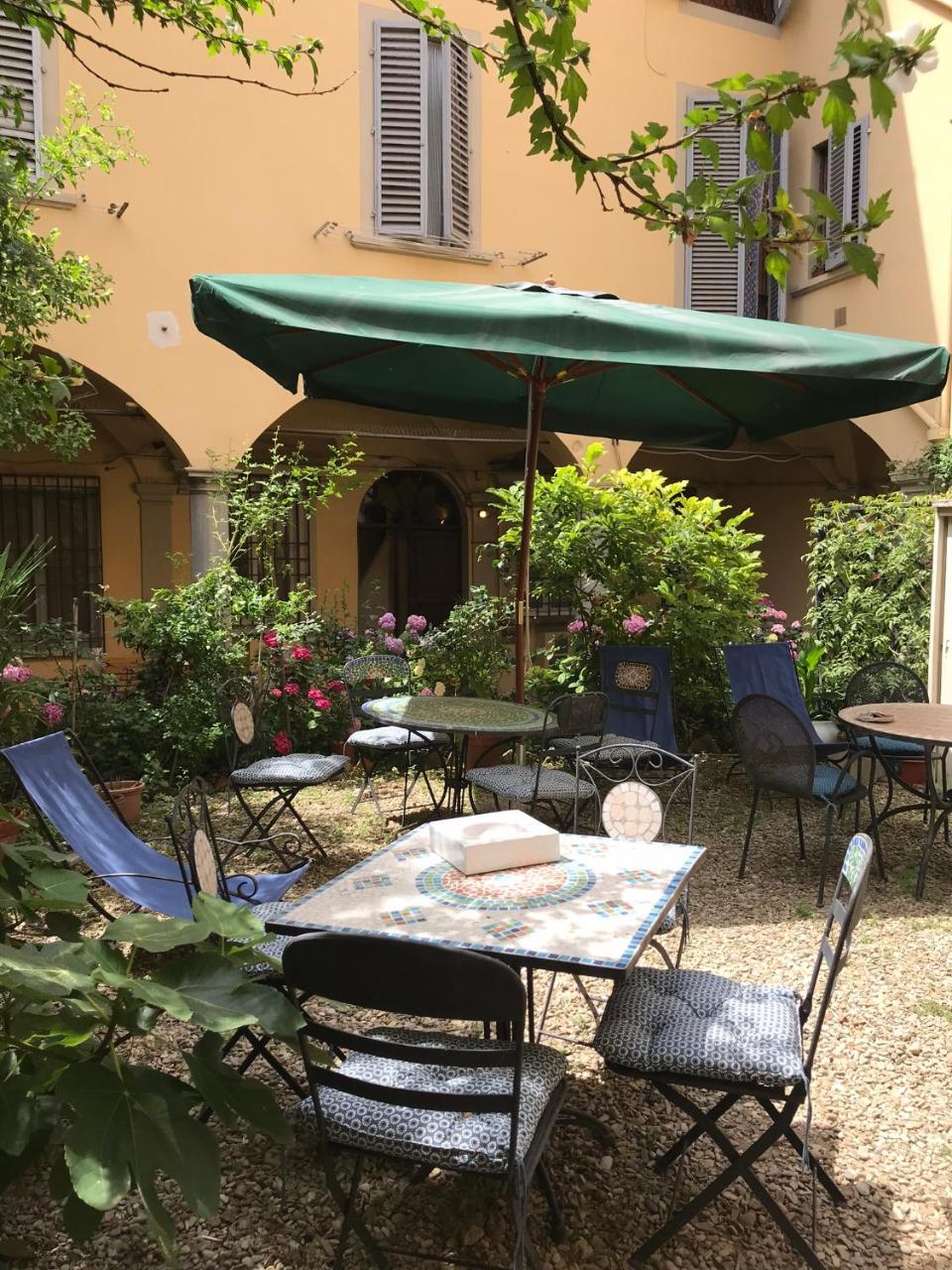 Cynthia's Garden - Apartment with Private Garden in Santa Croce 1