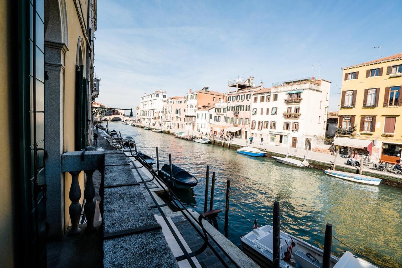 Casa Virginia Direct at the Canal Cannaregio with Own Roof Terrace 1