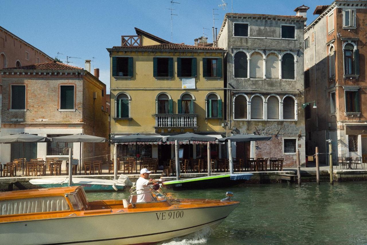 Casa Virginia Direct at the Canal Cannaregio with Own Roof Terrace