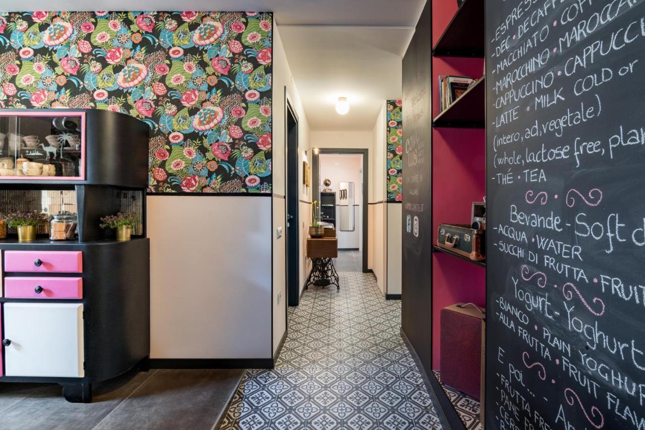 Contus Retro Guest House