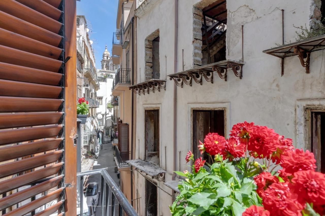 Vucciria Market Apartment with Balconies