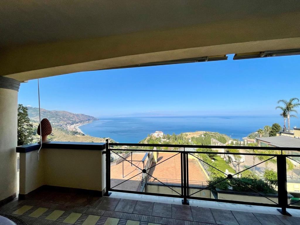 Luxury Apartment Taormina with Pool And Parking 2