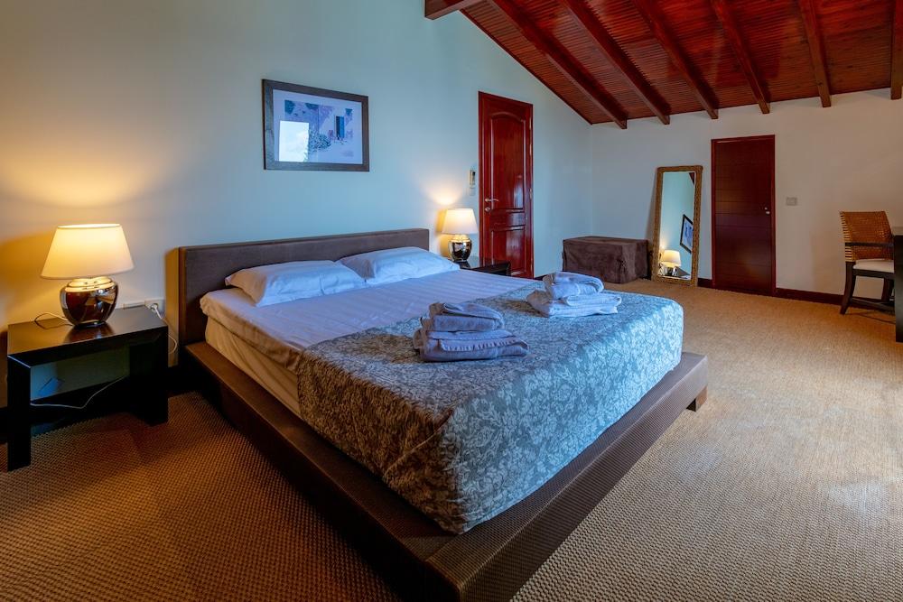 Beachfront Villa Benele