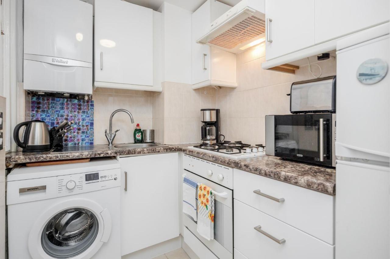 Captivating 1-Bed Apartment in London 1