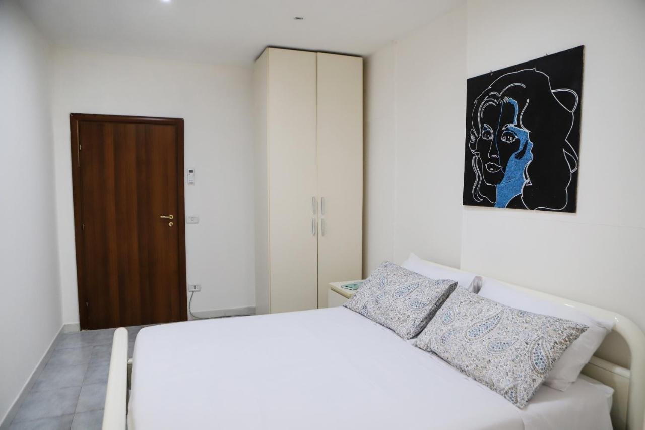 Napoli Centrale Budget Apartment 2