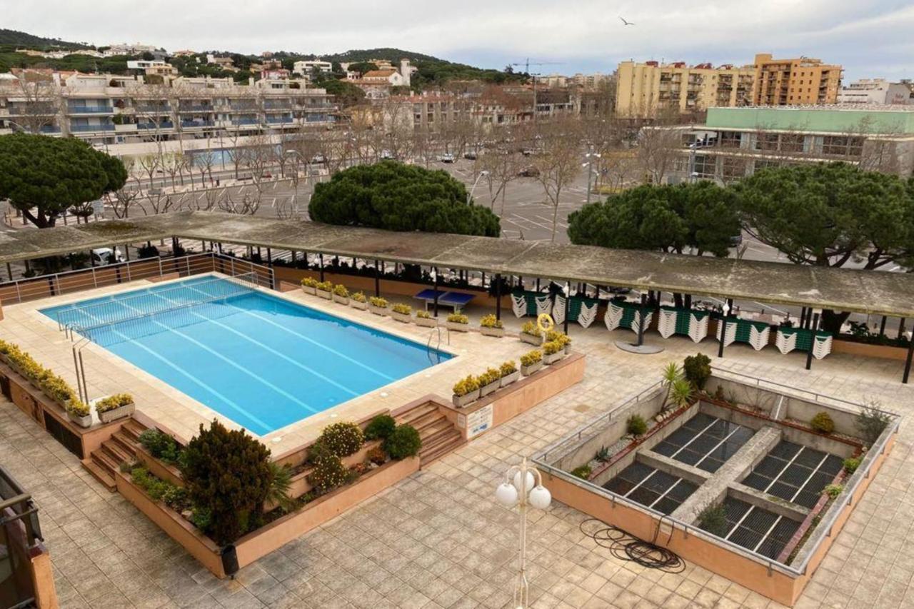Flat with Swimming Pool 5 Min From the Beach